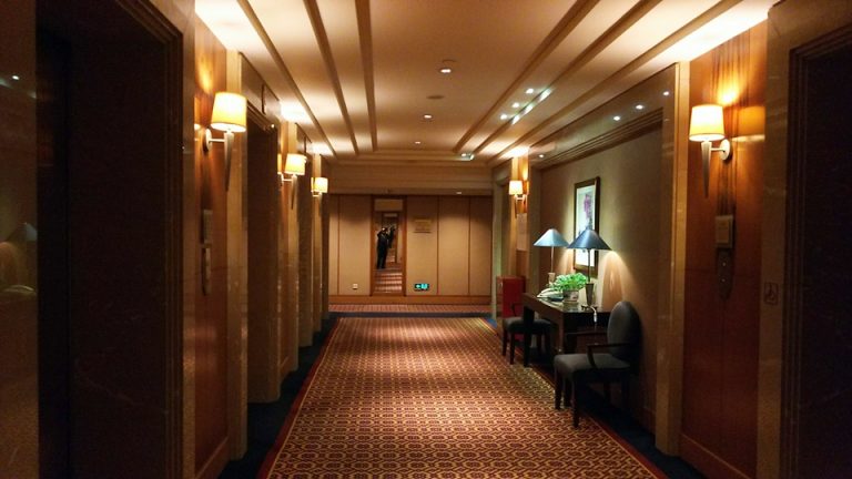 0404_エレベータ-エレベーターホール客室階 (1)