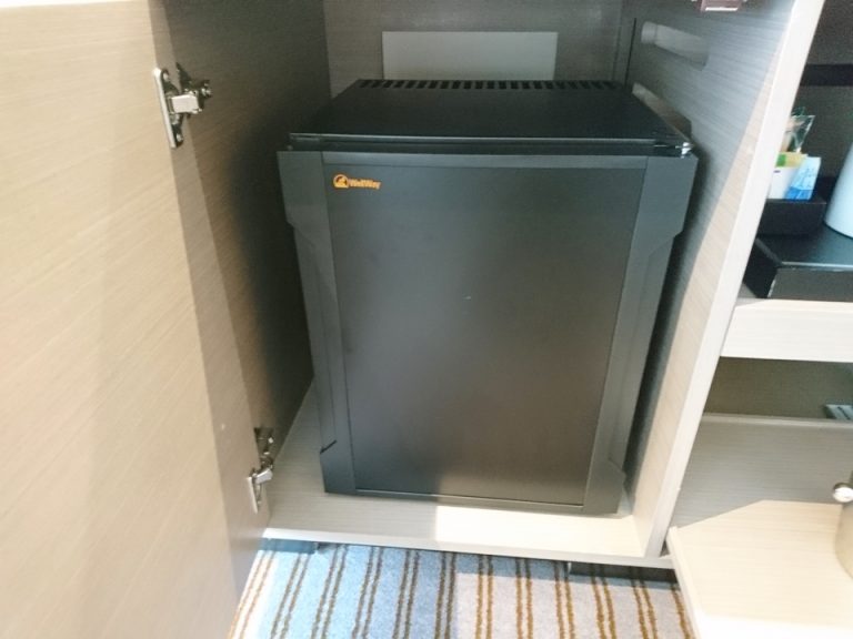 冷蔵庫(閉じた状態)