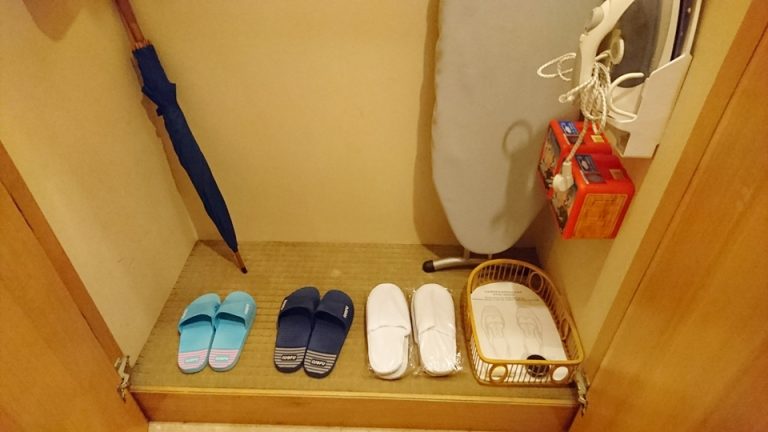 0610_客室-クローゼット外観(開けた状態) (2)