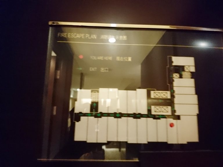 客室ドア(避難地図)