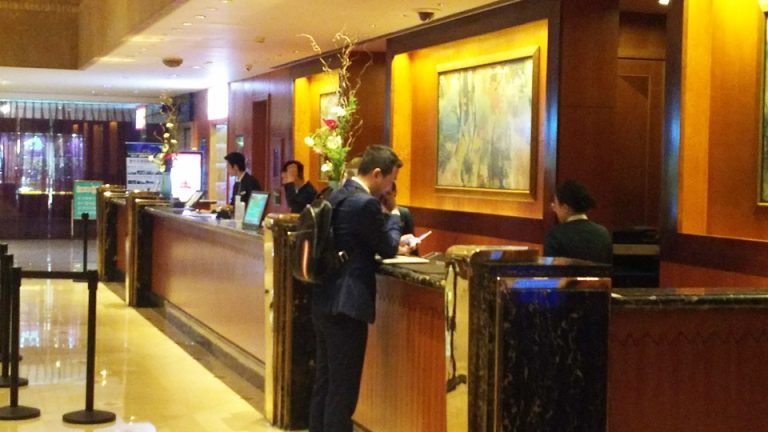 0301_フロント-フロント全体 (1)