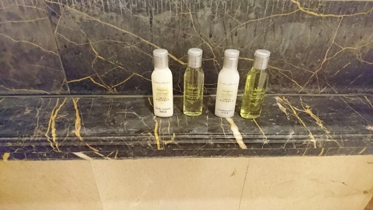 0706_客室のバス・トイレ-アメニティー (4)