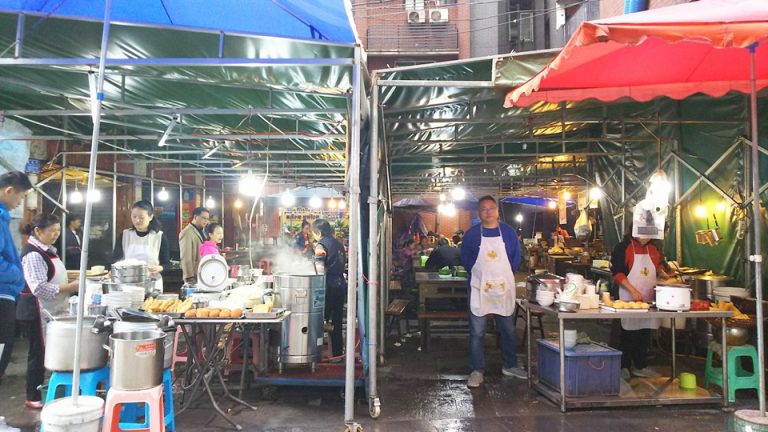 1303_ホテル周辺-周辺のお店 (2)ホテル裏の火鍋屋