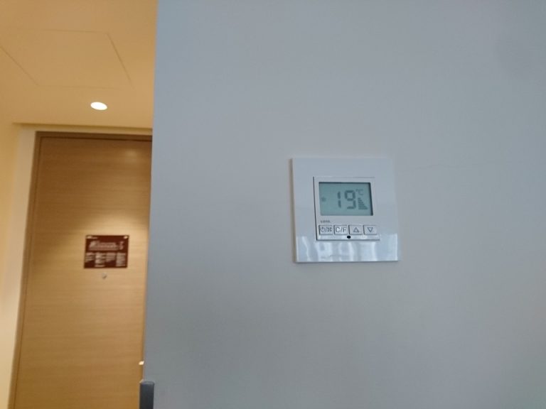 エアコンコントローラーパネル