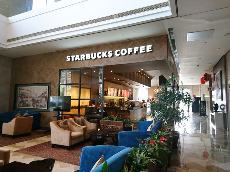 ロビー階にスターバックス