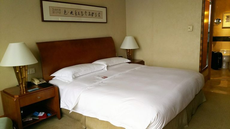 0605_客室-ベッド全体 (1)