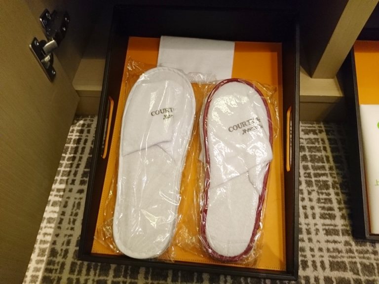 スリッパ