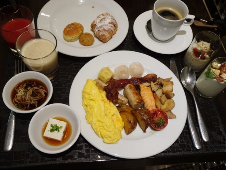 料理_バイキング形式
