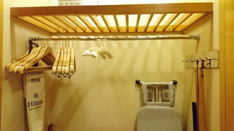 0610_客室-クローゼット外観(開けた状態) (1)