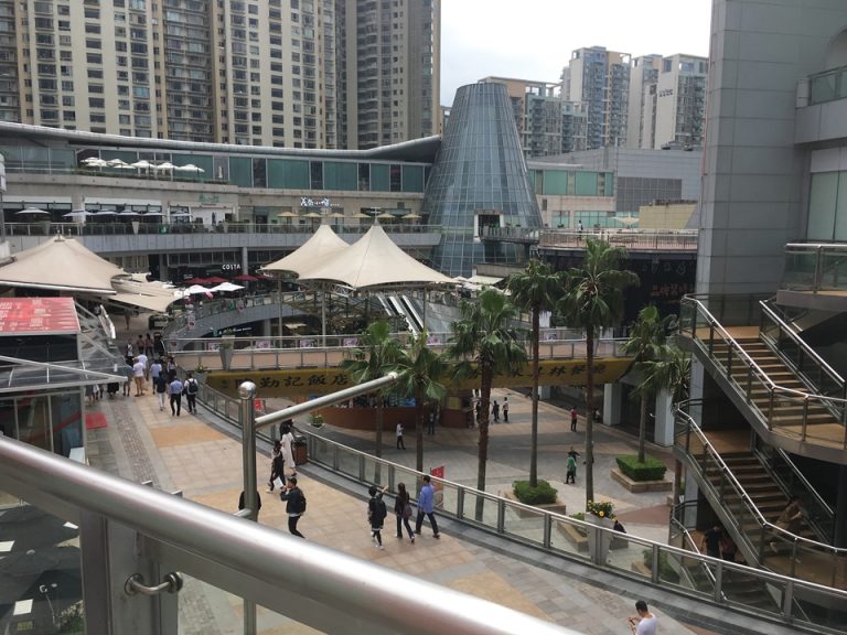 ショッピングモール