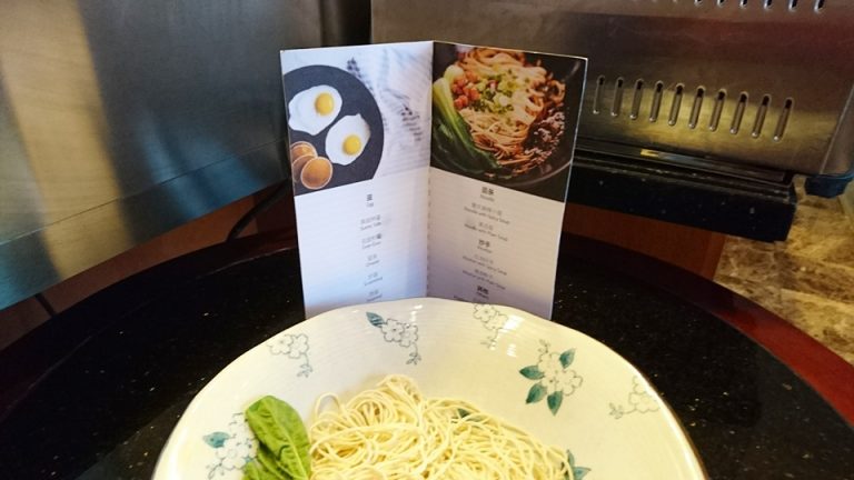 1004_朝食-料理 (5)(エグゼクティブラウンジ朝食-卵料理と麺はオーダーOK)