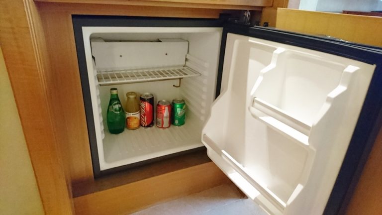 0614_客室-冷蔵庫(開けた状態) (1)