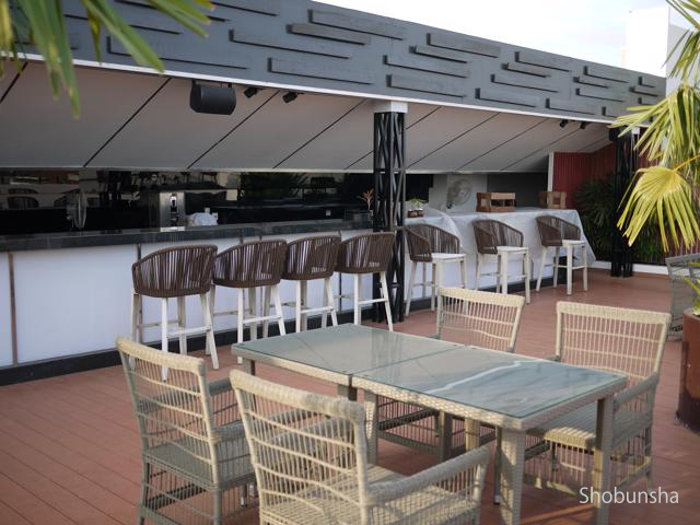 01 外観(入口) upperdeck2