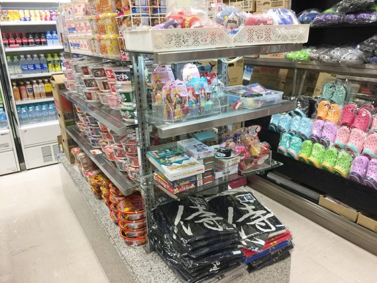 ホテル内売店内観