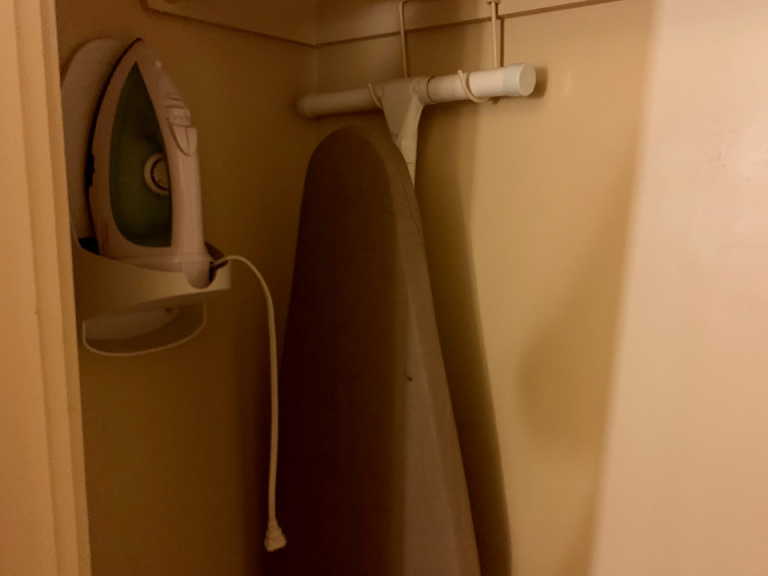 クローゼット(開けた状態)2