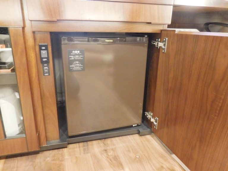 冷蔵庫 閉じた状態