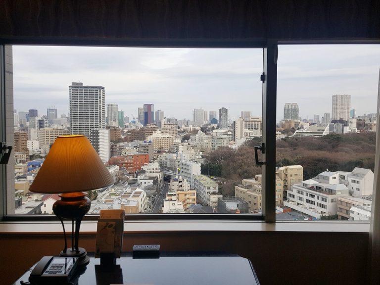 客室窓_4