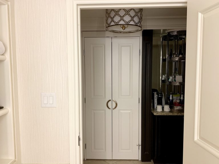 バスルーム内から入口