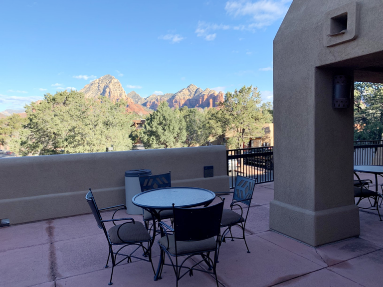 部屋からの眺望(部屋のドアを出たところ)