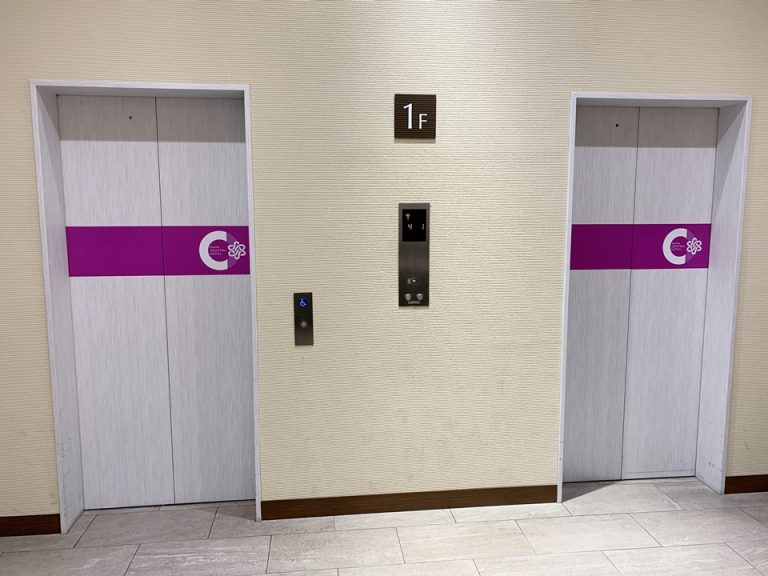 フロント階エレベータ