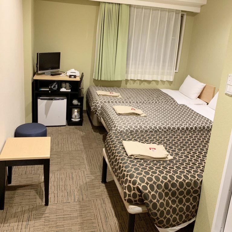 玄関から部屋