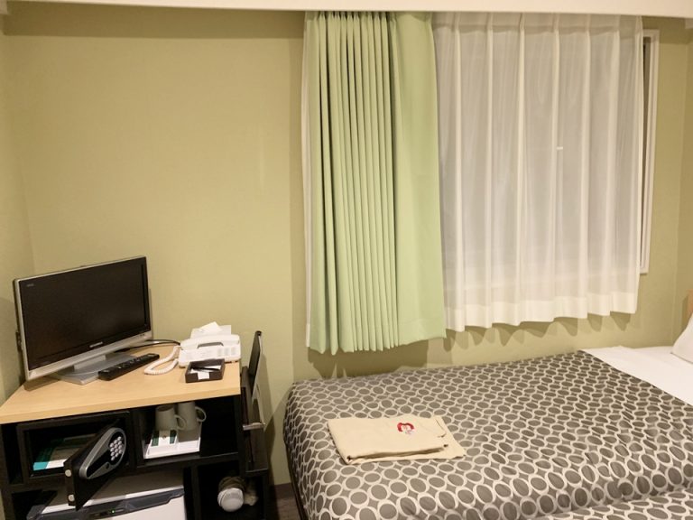 部屋から窓