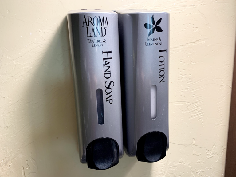 アメニティ2(洗面台横に設置)