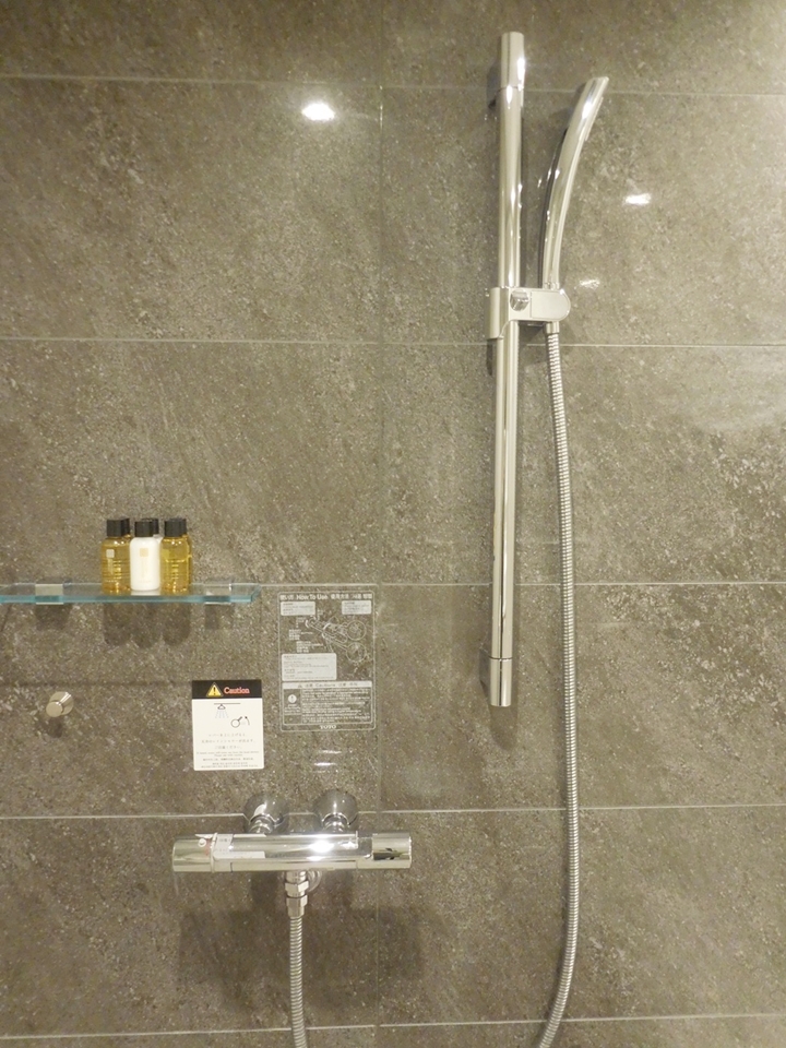 シャワー 高さの調節ができました