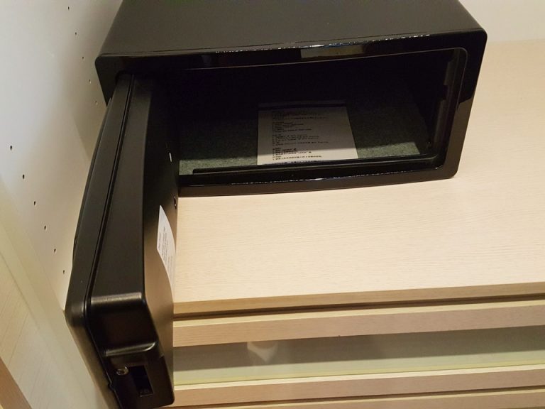 セーフティーボックス(開けた状態)_01