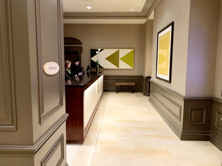 フロントカウンター