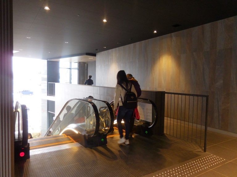 エントランス外観