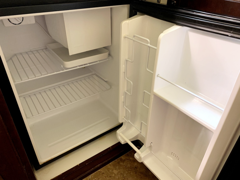 冷蔵庫(開けた状態)