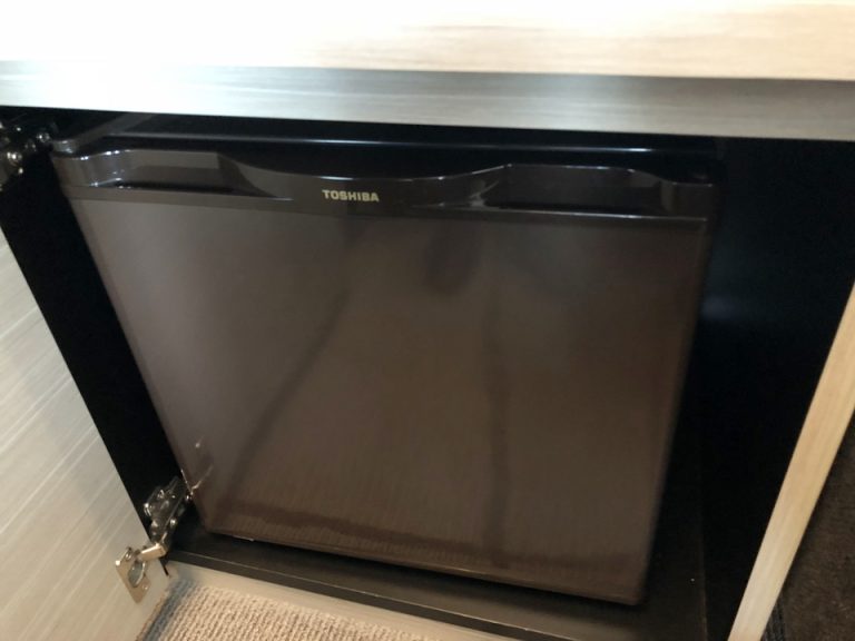 冷蔵庫閉じた状態