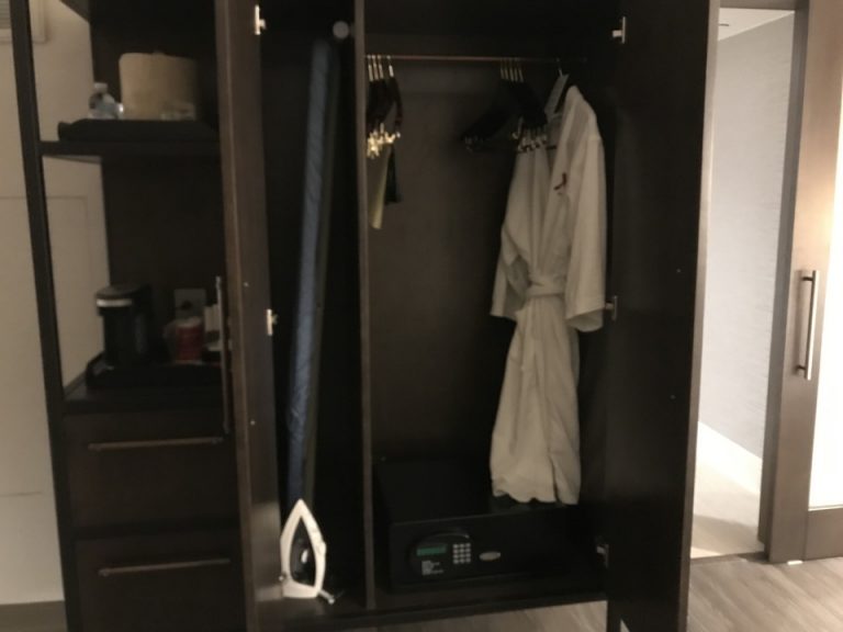 クローゼット内