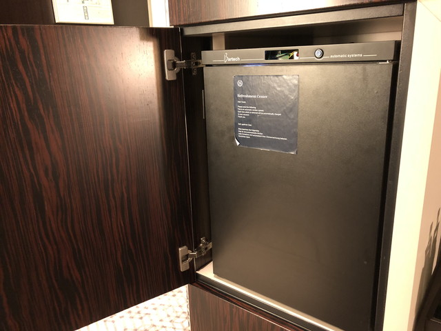 冷蔵庫(閉めた状態)