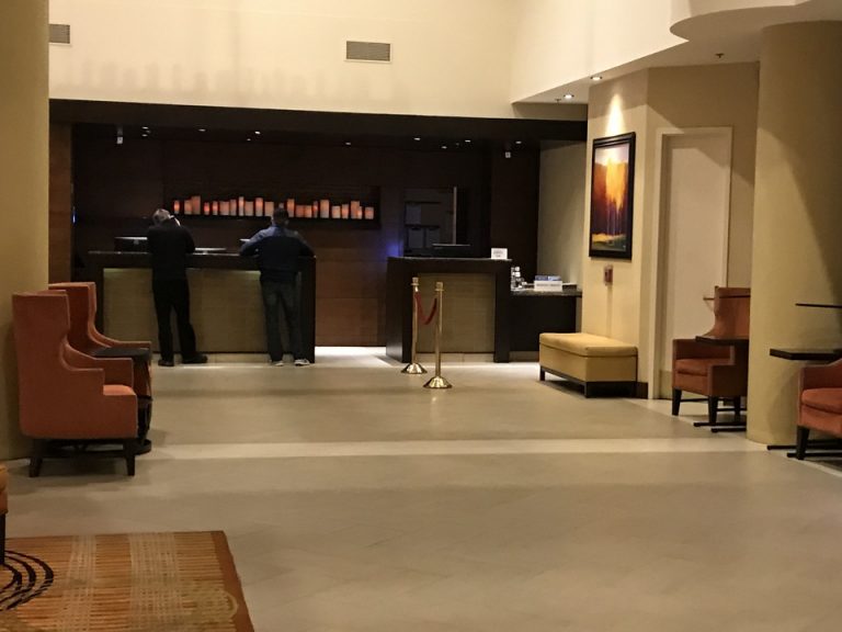 フロントデスク(1)