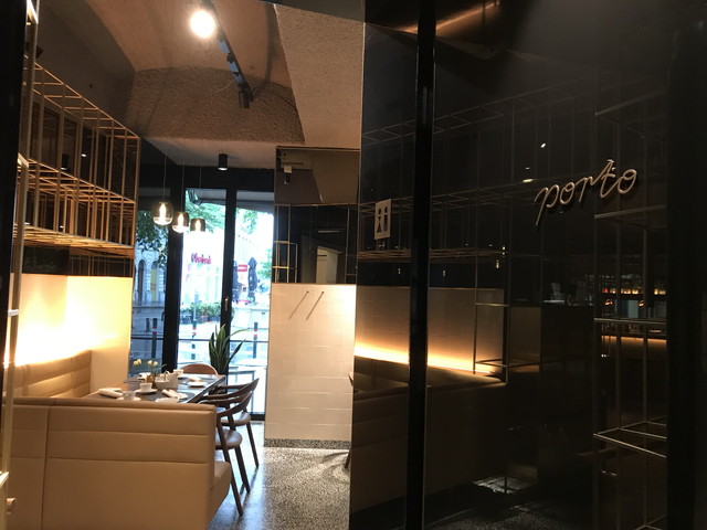 会場入口3