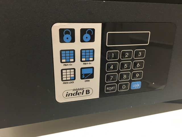 客室 セキュリティボックス