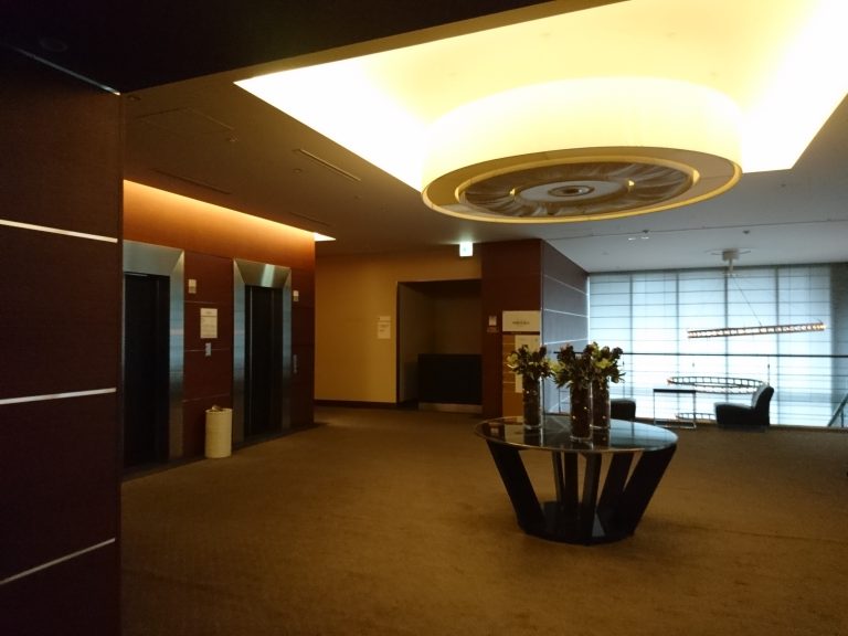 4階エレベーターホール