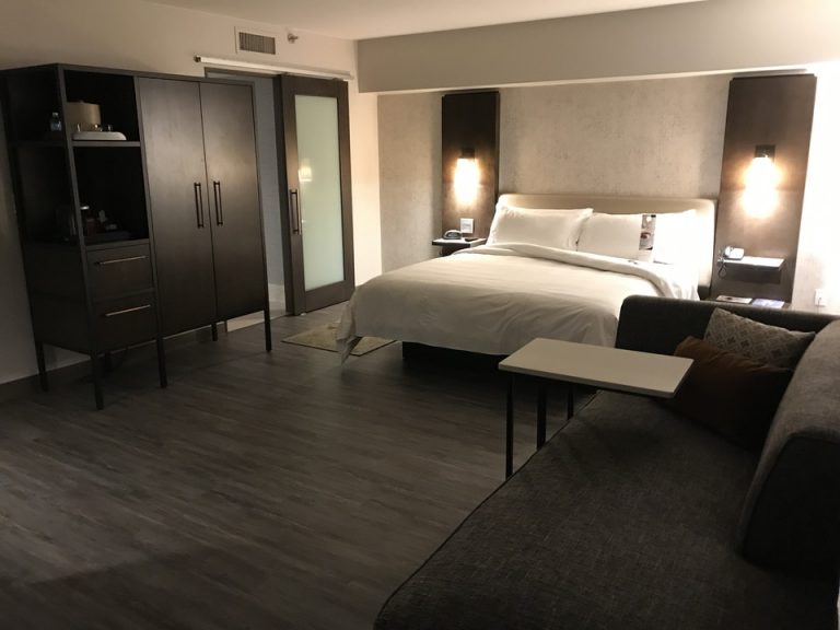 シックなデザイン客室