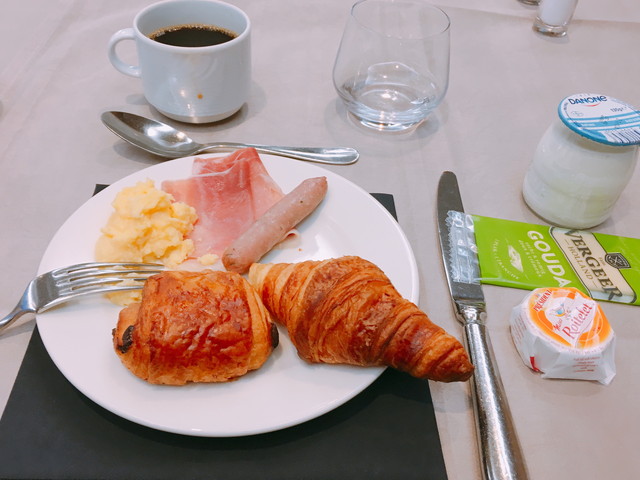 レストラン 朝食