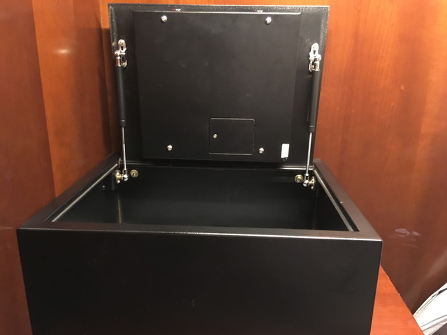 セーフティボックス(開けた状態)