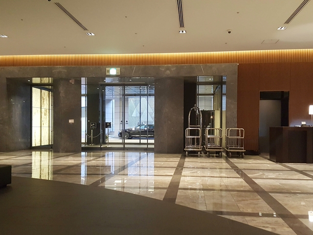 玄関、ロビー_エントランス内観_2