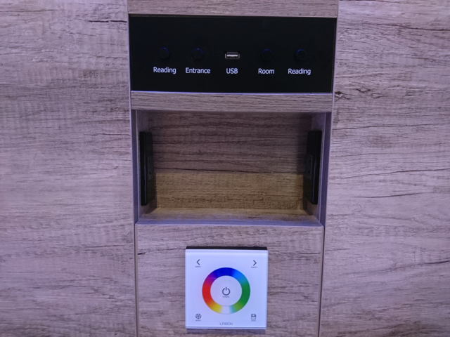 USB,コンセント copy