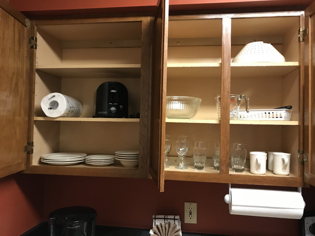 キッチン上の棚中