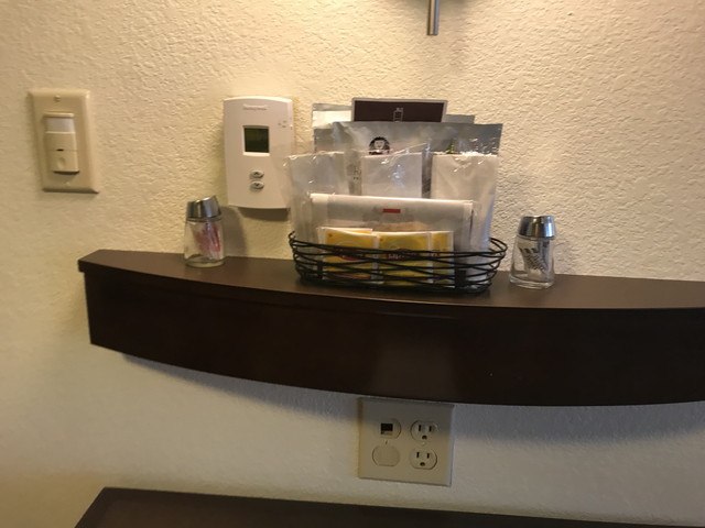 備え付けのコーヒー等 ポップコーンもある