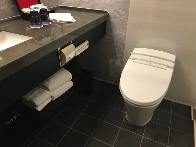 洗面台とトイレ