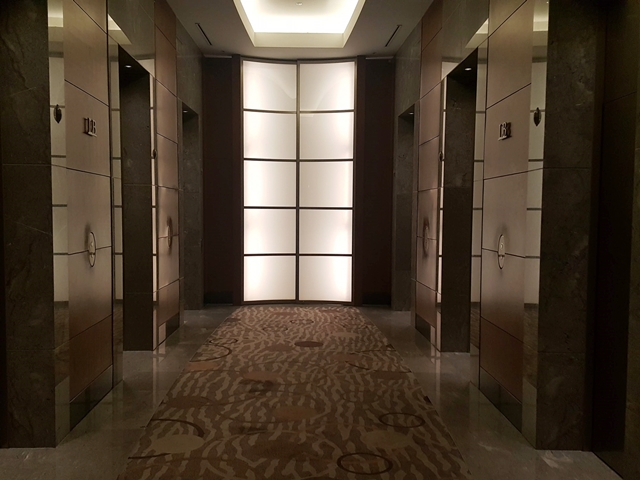 エレベーターホールフロント階_2