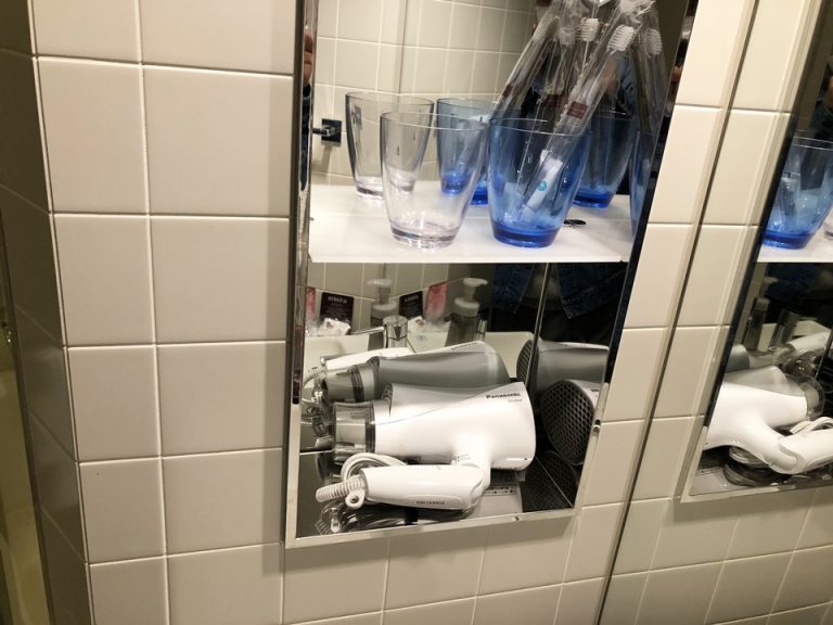 歯ブラシ、ドライヤー