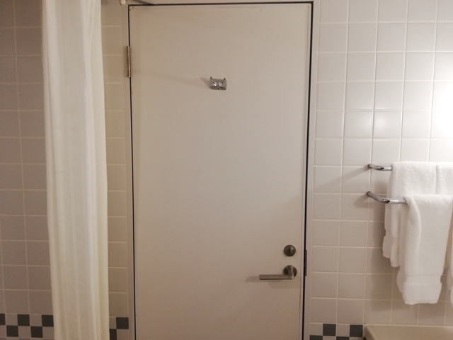 バスルーム内から入口